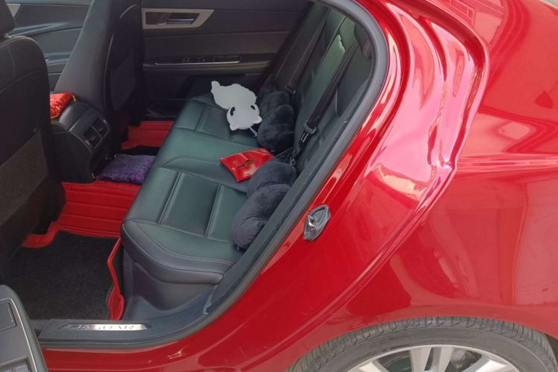 Used Jaguar XEL 2018 2.0T 200 PS Premium Edition Left Rear Seat