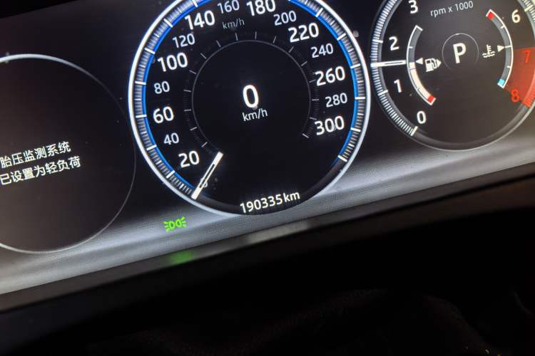 Used Jaguar XEL 2018 2.0T 200 PS Premium Edition Odometer Close Up