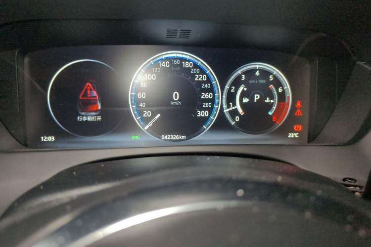 Used Jaguar XEL 2018 2.0T 200 PS Premium Edition Odometer Close Up