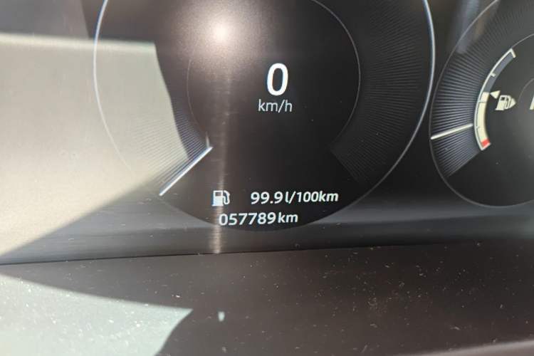 Used Jaguar XEL 2018 2.0T 200 PS Premium Edition Odometer Close Up