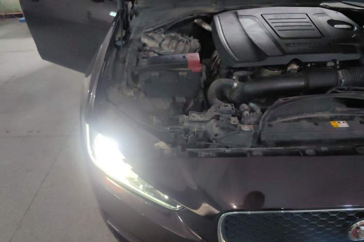 Used Jaguar XEL 2018 2.0T 200 PS Premium Edition Right Front Headlight