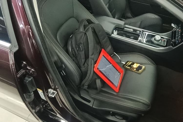 Used Jaguar XEL 2018 2.0T 200 PS Premium Edition Right Front Seat