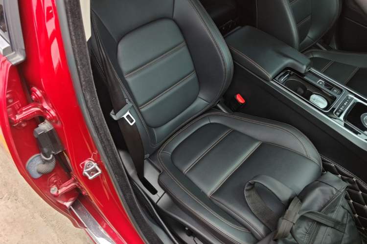 Used Jaguar XEL 2018 2.0T 200 PS Premium Edition Right Front Seat