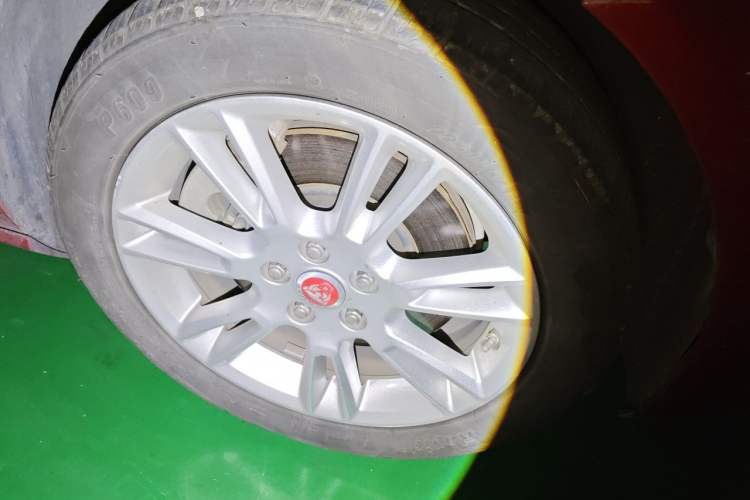 Used Jaguar XEL 2018 2.0T 200 PS Luxury Edition Right Front Wheel Hub