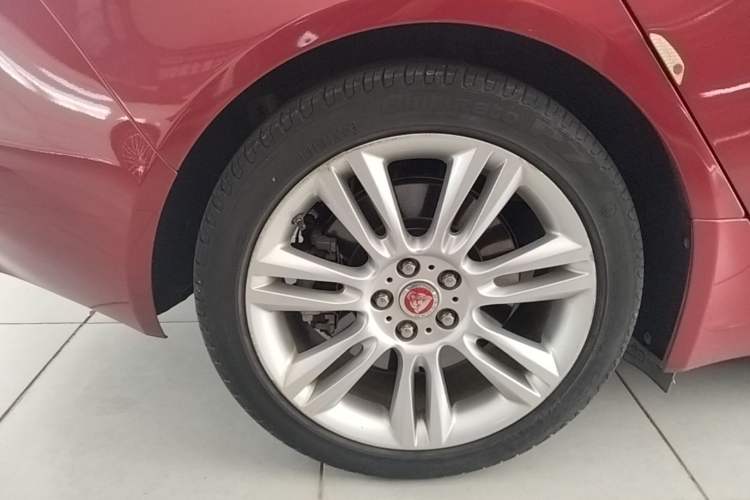 Used Jaguar XEL 2018 2.0T 200 PS Premium Edition Right Rear Wheel Hub