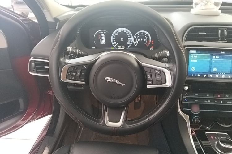 Used Jaguar XEL 2018 2.0T 200 PS Premium Edition Steering Wheel