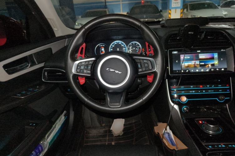 Used Jaguar XEL 2018 2.0T 200 PS Premium Edition Steering Wheel