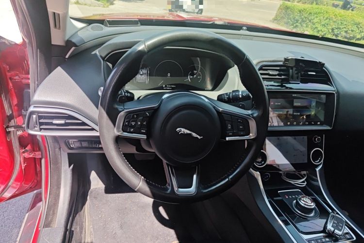 Used Jaguar XEL 2018 2.0T 200 PS Premium Edition Steering Wheel