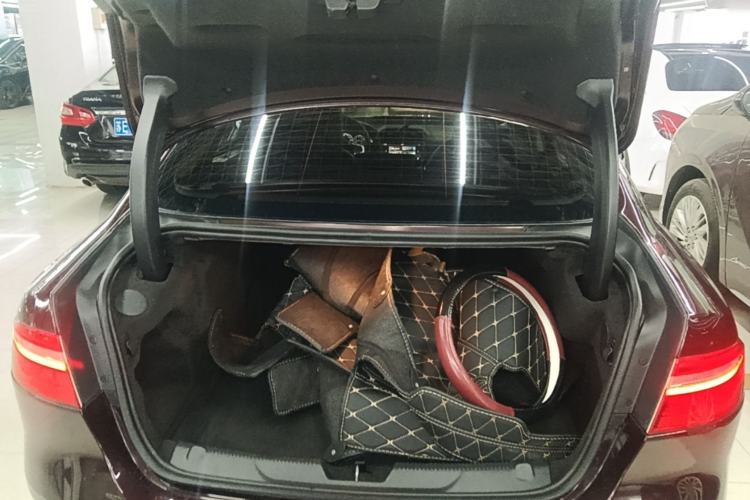 Used Jaguar XEL 2018 2.0T 200 PS Premium Edition Trunk