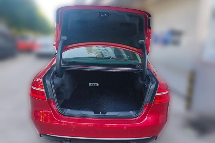 Used Jaguar XEL 2018 2.0T 200 PS Premium Edition Trunk
