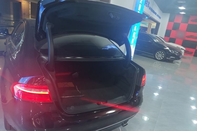 Used Jaguar XEL 2018 2.0T 200 PS Premium Edition Trunk
