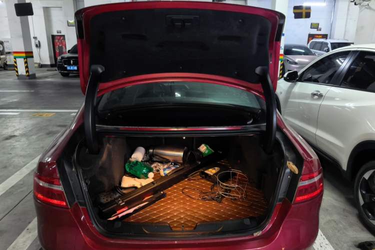 Used Jaguar XEL 2018 2.0T 200 PS Premium Edition Trunk