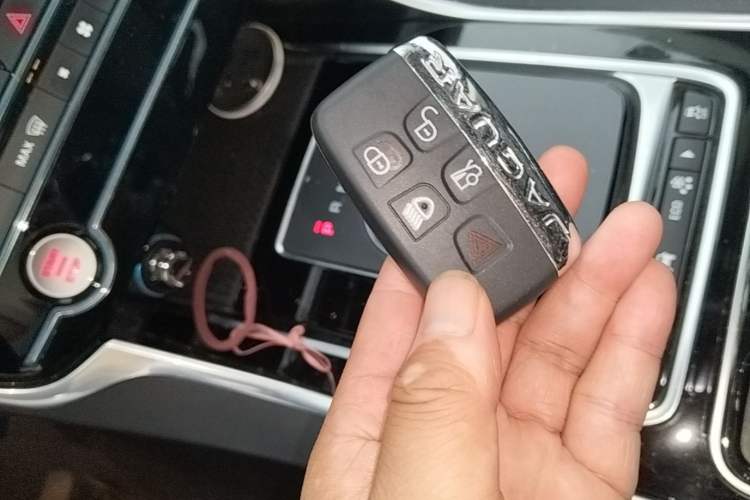 Used Jaguar XEL 2018 2.0T 200 PS Premium Edition Vehicle Key