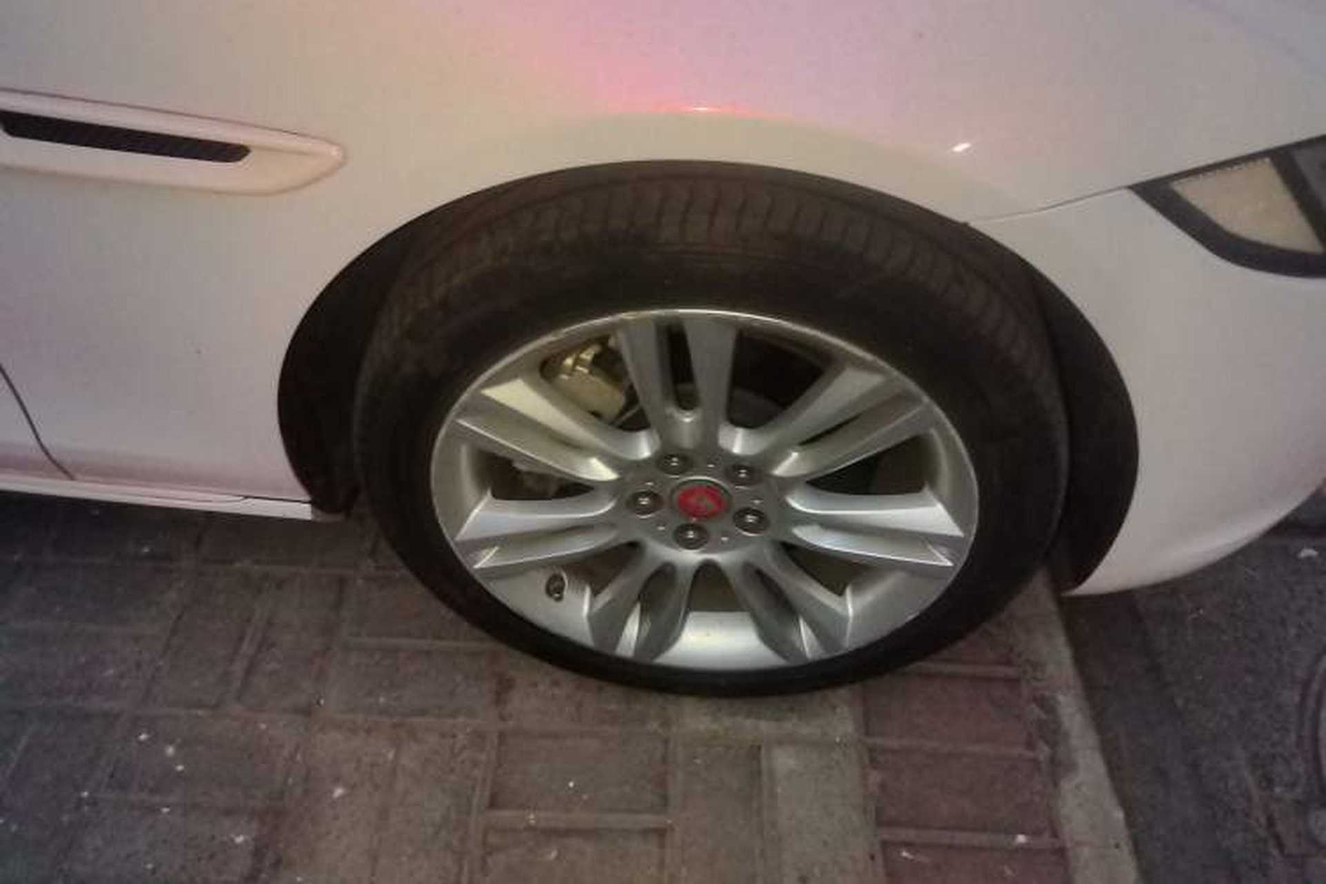 Used Jaguar XEL 2018 2.0T 200 PS Premium Edition Right Front Wheel Hub