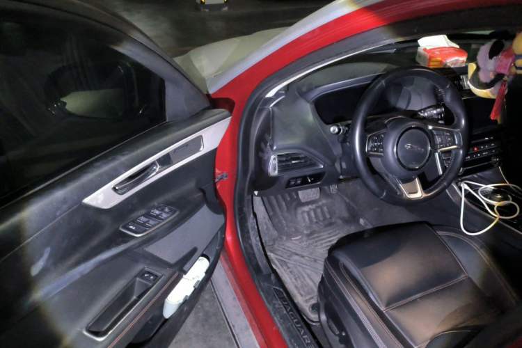 Used Jaguar XEL 2018 2.0T 200 PS Premium Edition Driver Seat