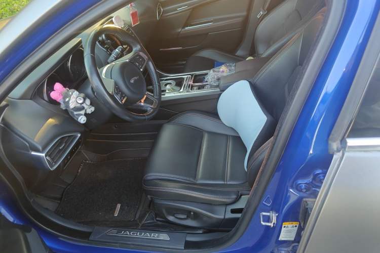 Used Jaguar XEL 2018 2.0T 200 PS Luxury Edition Left Front Seat