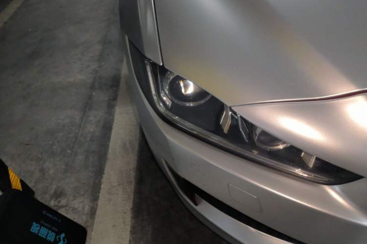 Used Jaguar XEL 2018 2.0T 200 PS Premium Edition Right Front Headlight
