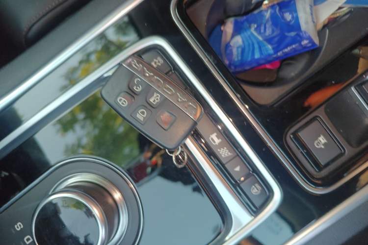Used Jaguar XEL 2018 2.0T 200 PS Luxury Edition Vehicle Key