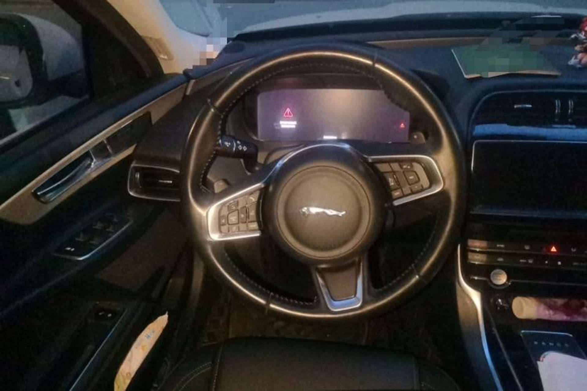 Used Jaguar XEL 2018 2.0T 200 PS Premium Edition Steering Wheel