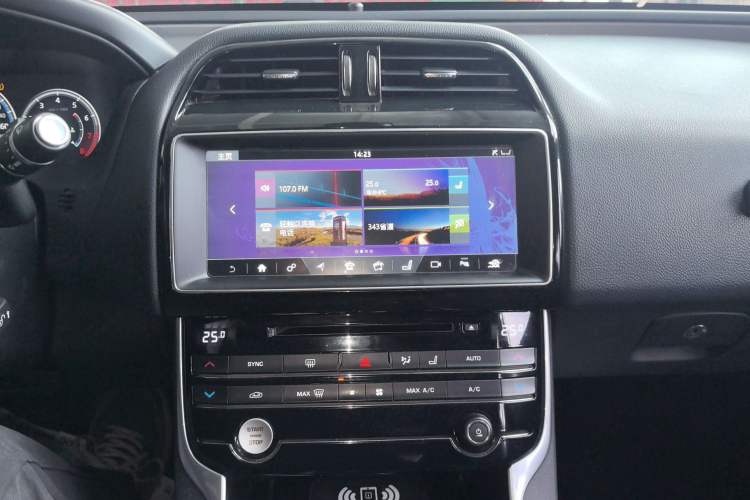 Used Jaguar XEL 2018 2.0T 250 PS Premium Edition Audio And AC Panel