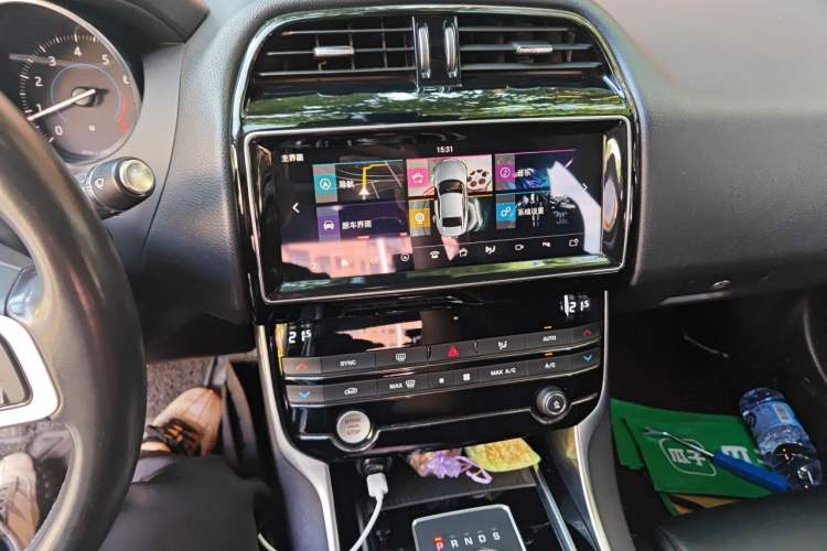 Used Jaguar XEL 2018 2.0T 200 PS Luxury Edition Audio And AC Panel