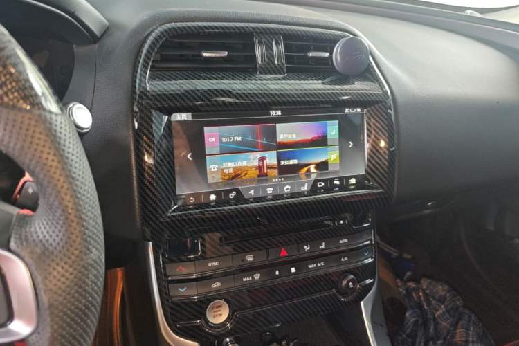Used Jaguar XEL 2018 2.0T 200 PS Premium Edition Audio And AC Panel