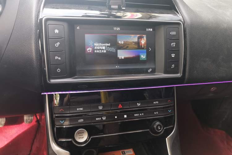 Used Jaguar XEL 2018 2.0T 200 PS Luxury Edition Audio And AC Panel