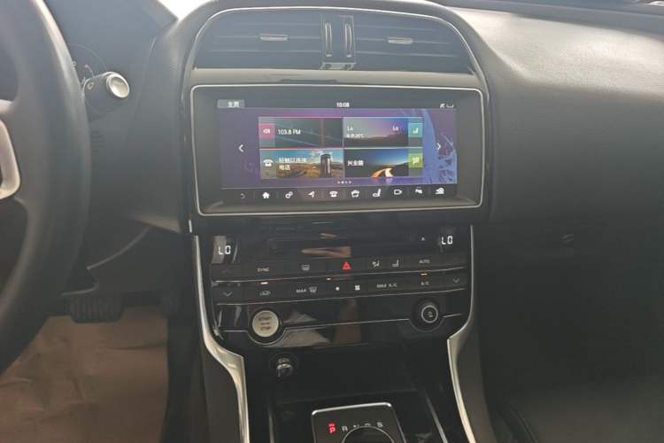 Used Jaguar XEL 2018 2.0T 200 PS Premium Edition Audio And AC Panel