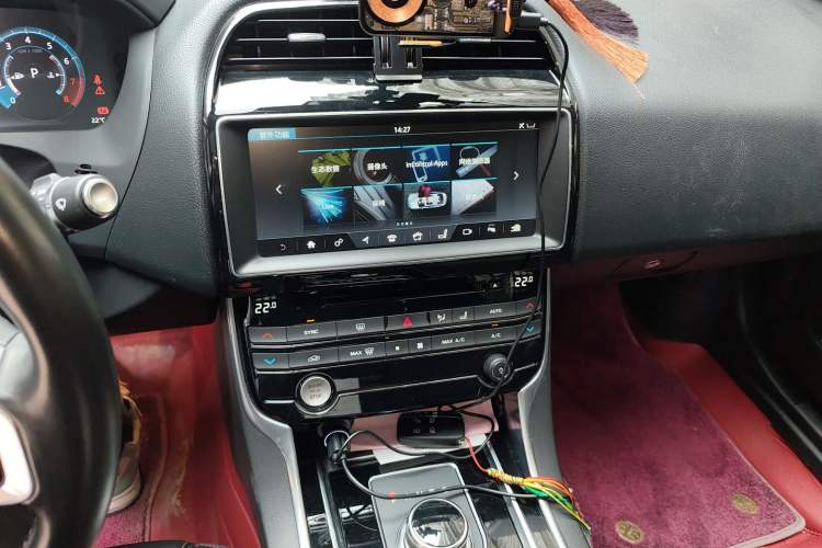 Used Jaguar XEL 2018 2.0T 200 PS Premium Edition Audio And AC Panel