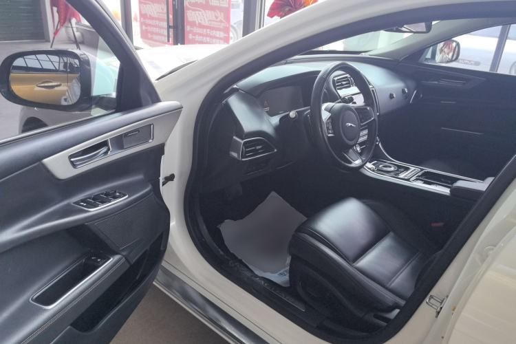 Used Jaguar XEL 2018 2.0T 250 PS Premium Edition Driver Seat