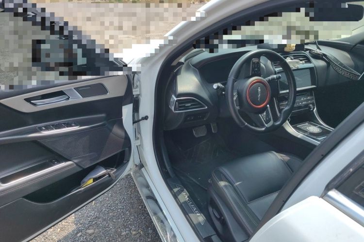 Used Jaguar XEL 2018 2.0T 250 PS Premium Edition Driver Seat