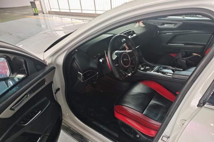 Used Jaguar XEL 2018 2.0T 200 PS Premium Edition Driver Seat