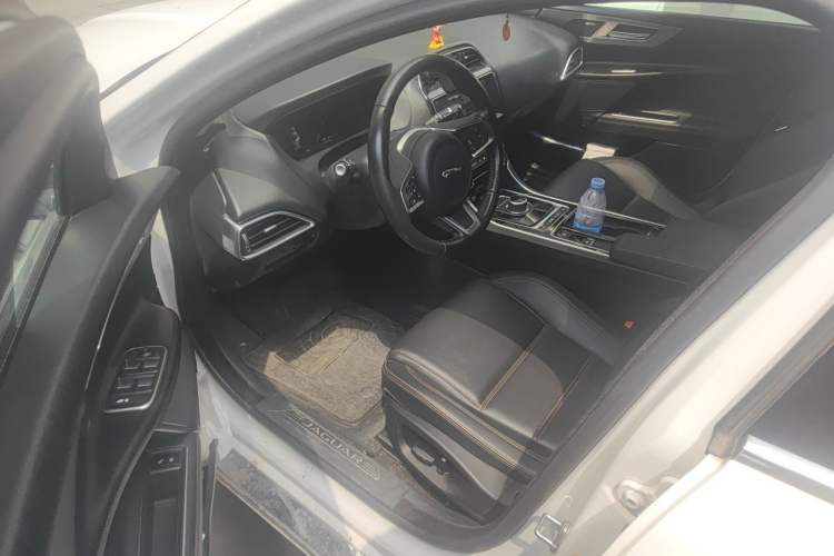 Used Jaguar XEL 2018 2.0T 200 PS Premium Edition Driver Seat