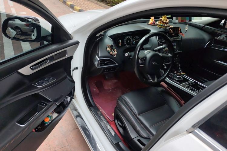 Used Jaguar XEL 2018 2.0T 200 PS Premium Edition Driver Seat