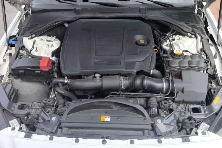 Used Jaguar XEL 2018 2.0T 200 PS Premium Edition Engine Bay