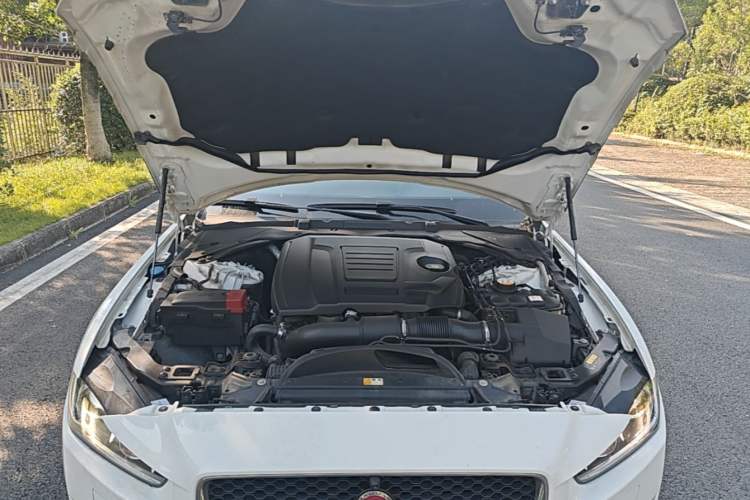 Used Jaguar XEL 2018 2.0T 200 PS Luxury Edition Engine Bay