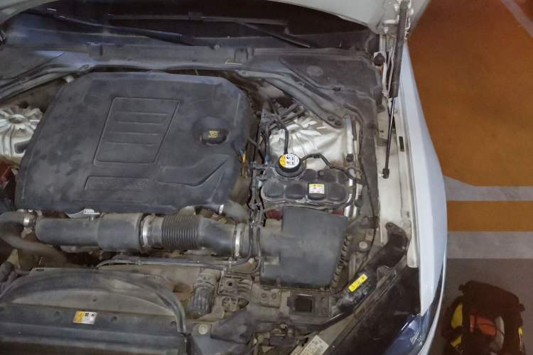 Used Jaguar XEL 2018 2.0T 200 PS Luxury Edition Engine Bay Left