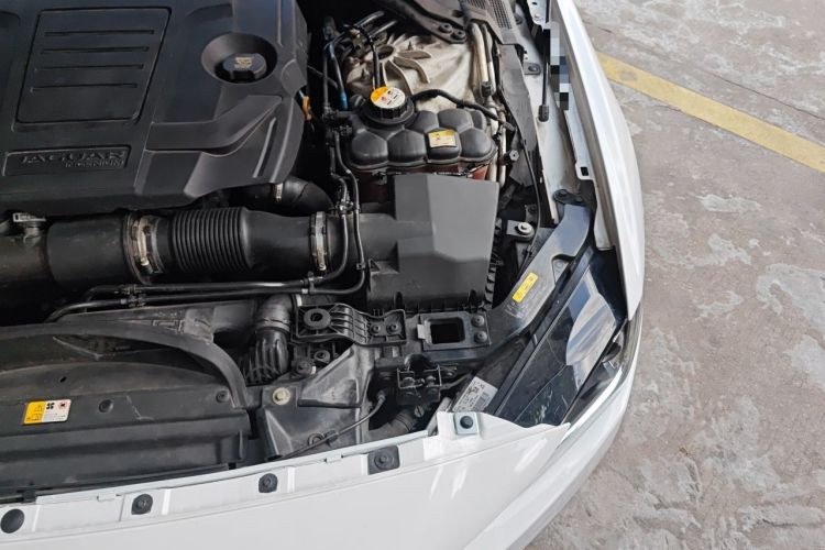 Used Jaguar XEL 2018 2.0T 200 PS Luxury Edition Engine Bay Left