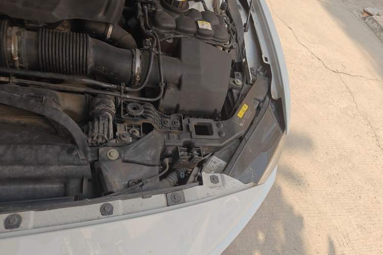 Used Jaguar XEL 2018 2.0T 200 PS Premium Edition Engine Bay Left