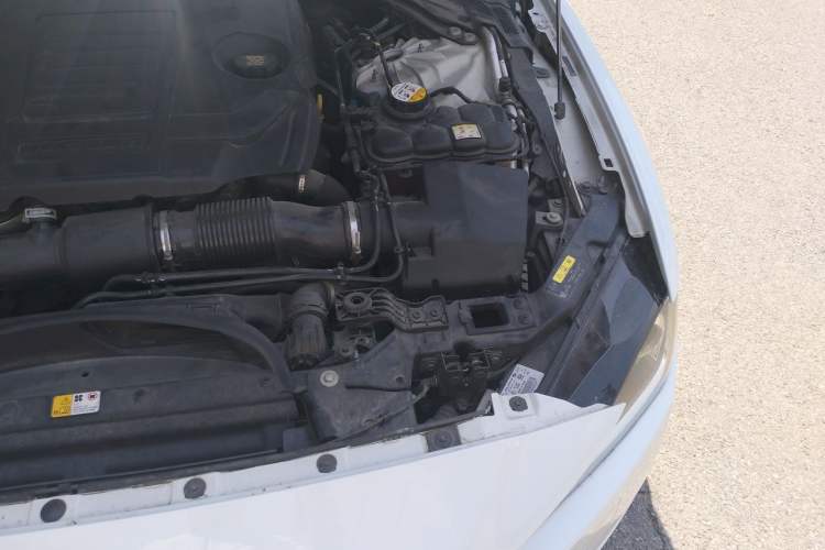 Used Jaguar XEL 2018 2.0T 200 PS Luxury Edition Engine Bay Left