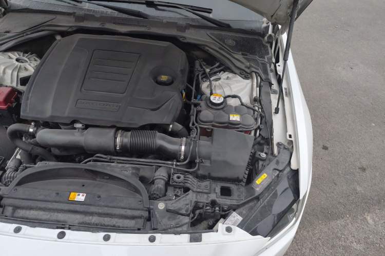 Used Jaguar XEL 2018 2.0T 200 PS Premium Edition Engine Bay Left
