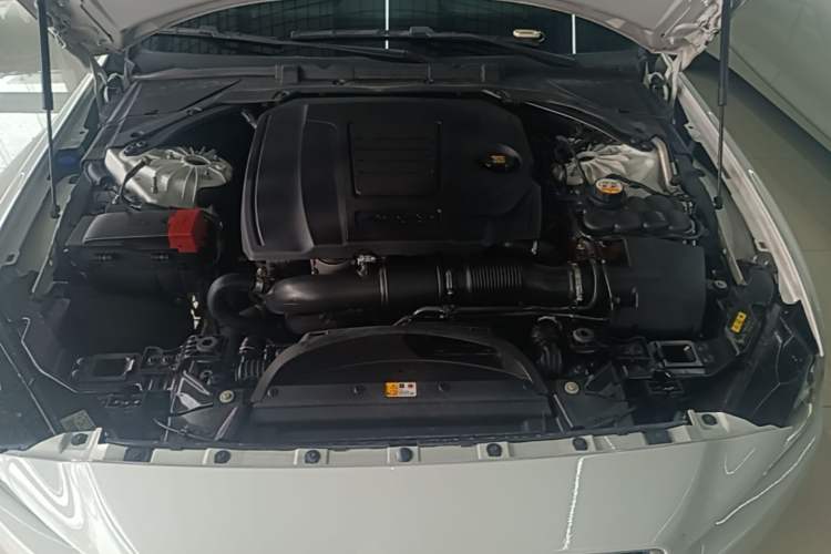 Used Jaguar XEL 2018 2.0T 200 PS Premium Edition Engine Bay