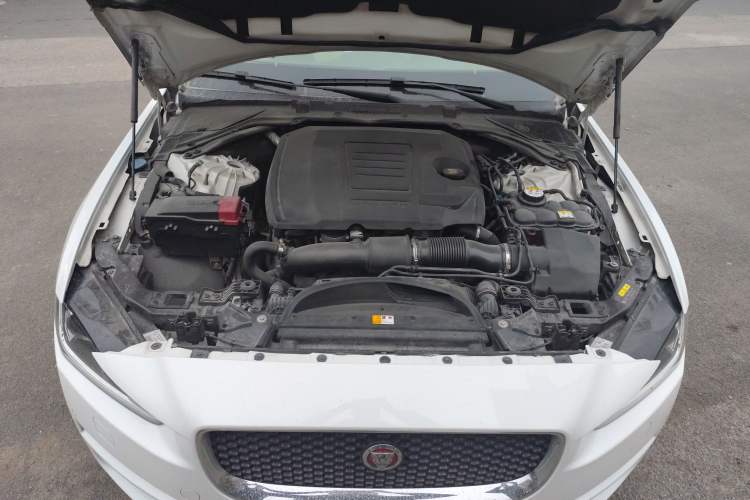 Used Jaguar XEL 2018 2.0T 200 PS Premium Edition Engine Bay