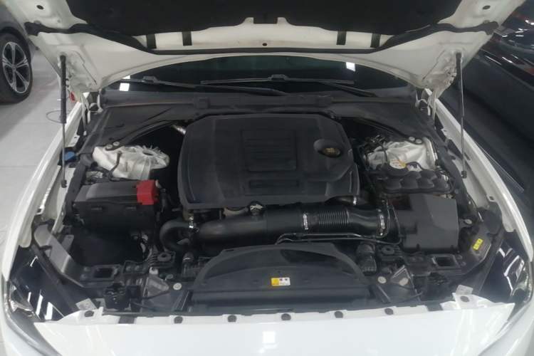 Used Jaguar XEL 2018 2.0T 200 PS Premium Edition Engine Bay
