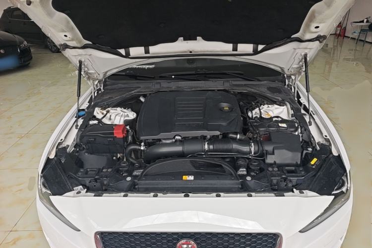 Used Jaguar XEL 2018 2.0T 200 PS Premium Edition Engine Bay