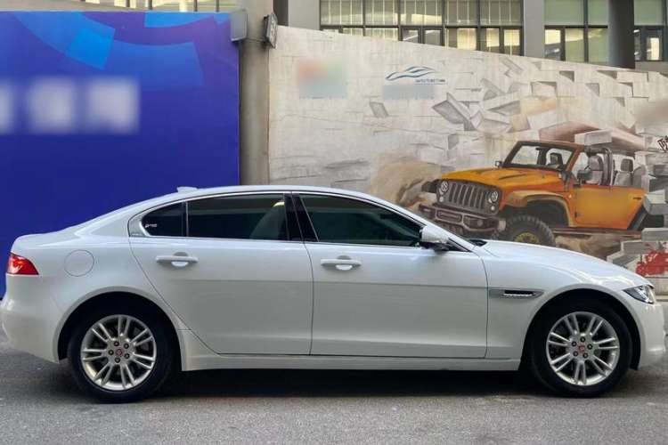 Used Jaguar XEL 2018 2.0T 200 PS Luxury Edition Exterior 2