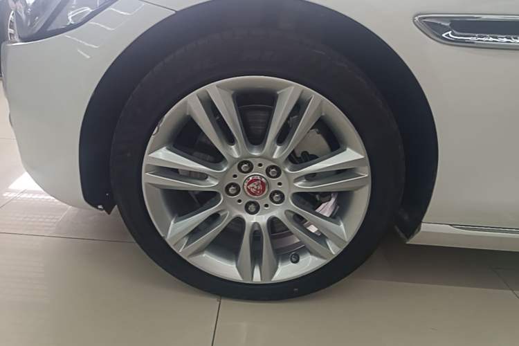 Used Jaguar XEL 2018 2.0T 200 PS Premium Edition Exterior 4