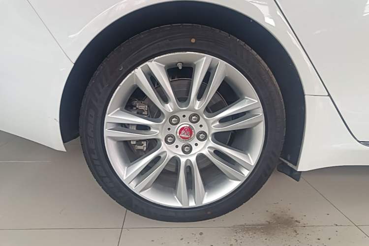 Used Jaguar XEL 2018 2.0T 200 PS Premium Edition Exterior 5