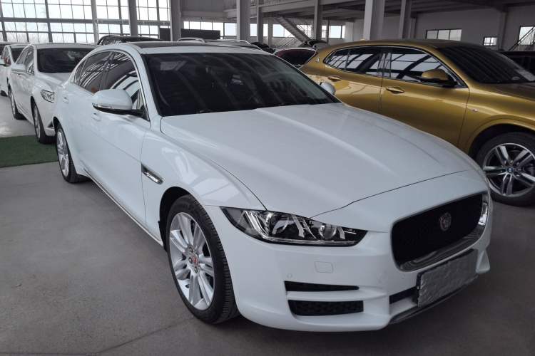 Used Jaguar XEL 2018 2.0T 250 PS Premium Edition Front Right 45 Deg
