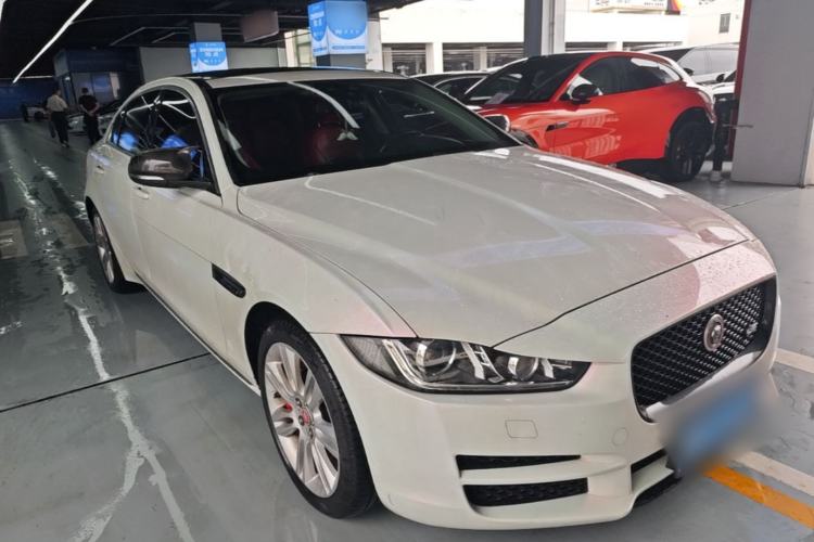 Used Jaguar XEL 2018 2.0T 200 PS Premium Edition Front Right 45 Deg